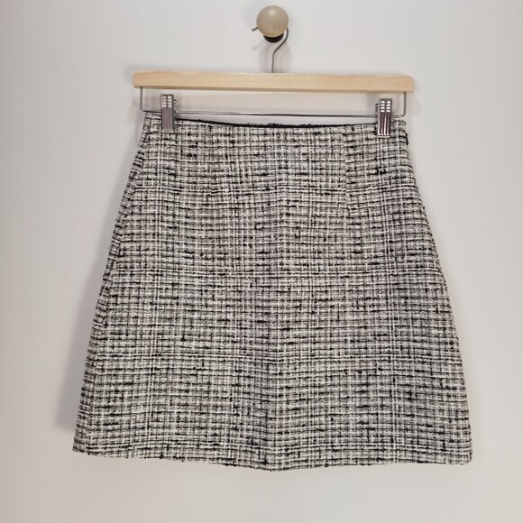 Babaton Dresses & Skirts - Babaton by Aritzia Tweed Mini Skirt Women Size 4 Black White Career Classic